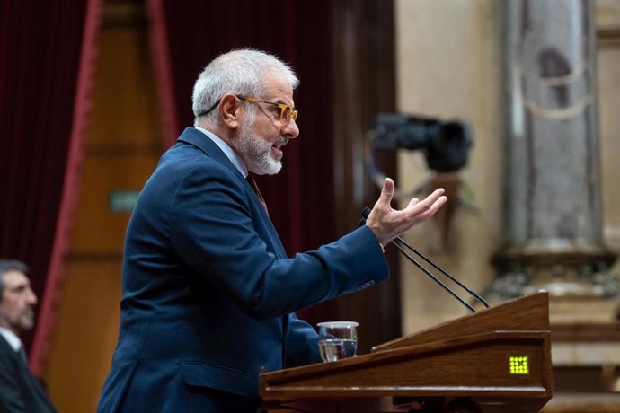 El presidente de Cs en Catalunya, Carlos Carrizosa, interviene durante el Debate de Política General en el Parlament 
