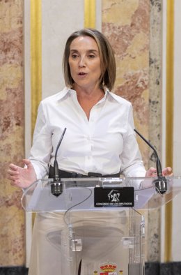 La secretaria General del Partido Popular, Cuca Gamarra, ofrece una rueda de prensa posterior a la primera sesión del debate de investidura del líder del PP, en el Congreso de los Diputados, a 26 de septiembre de 2023, en Madrid (España). El presidente 