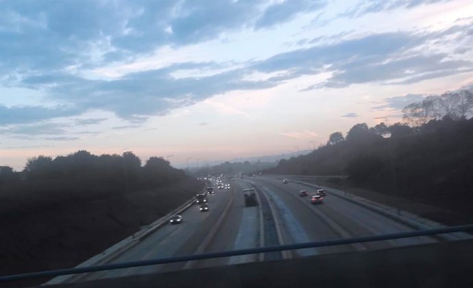 Obras en el tercer carril de la autopista "Y"