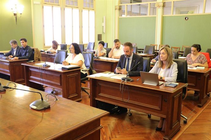 La Comisión de Turismo, Comercio, Trabajo, Cultura y Deportes en el Parlament.