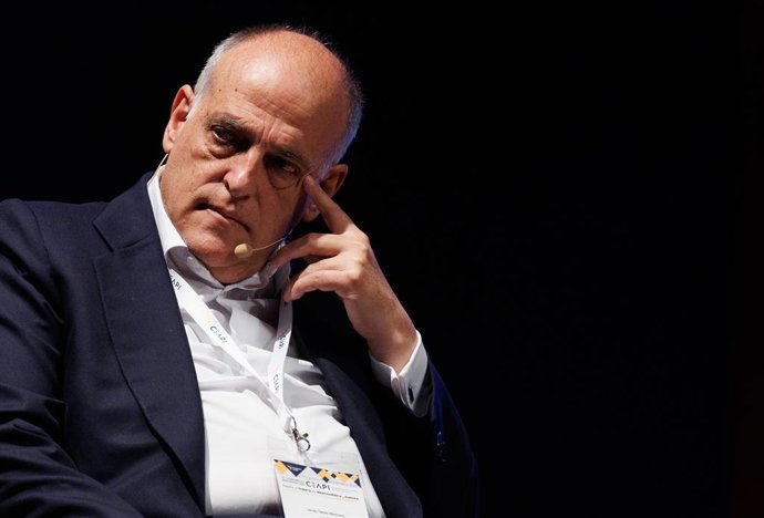 Archivo - El presidente de La Liga (España), Javier Tebas, durante la segunda jornada del VI Congreso Iberoamericano CEAPI, en el Museo Nacional Centro de Arte Reina Sofía, a 1 de junio de 2023, en Madrid (España). El Consejo Empresarial Alianza por Ibe