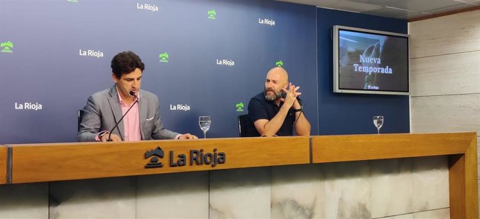 El director general de Cultura, Roberto Iturriaga, y el programador, Félix Abel de la Cruz, presentan el inicio de la programación de la Filmoteca Rafael Azcona