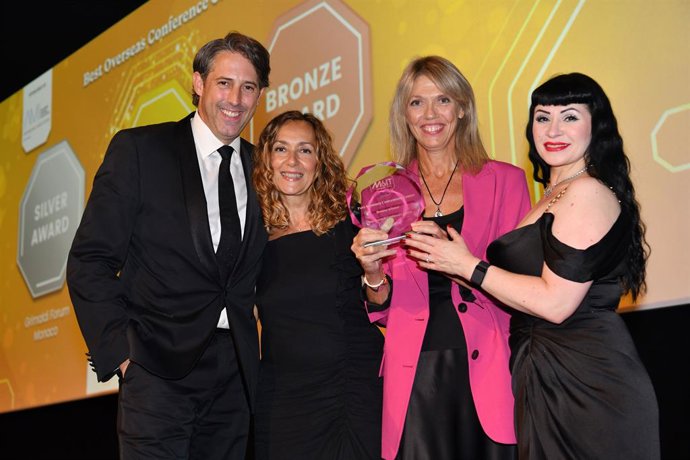 Representantes de PortAventura Business & Events en los premios M&IT Awards.