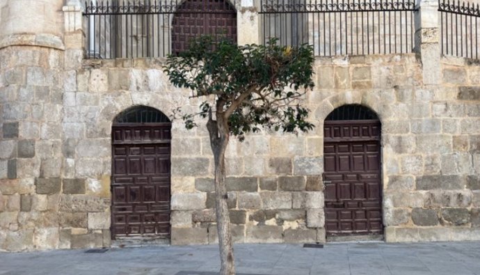 Entrada a los refugios antiaéreos del Cerro de la alcazaba de Baza.