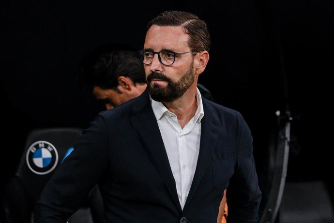 Jose Bordalás dirigiendo un partido del Getafe CF. 