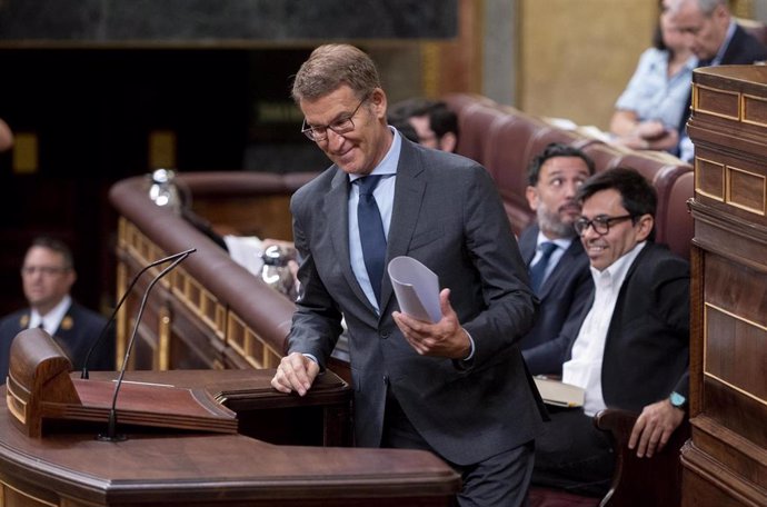 El líder del PP y candidato a la Presidencia del Gobierno, Alberto Núñez Feijóo, durante el pleno de investidura del líder del Partido Popular, en el Congreso de los Diputados, a 27 de septiembre de 2023, en Madrid (España). El presidente del PP y candi