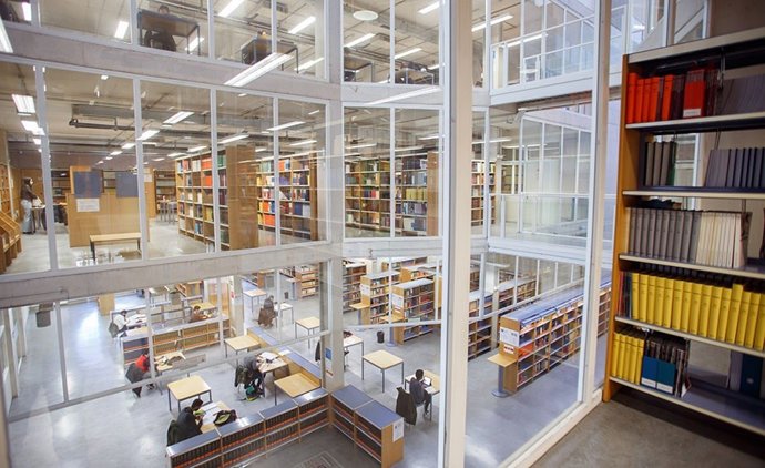 Biblioteca de la UPNA.