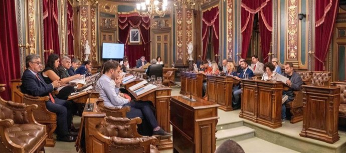 Primer pleno del nuevo mandado en el Ayuntamiento de Bilbao.