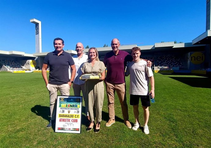 Presentación de los actos del 20 aniversario del campo de fútbol de Lasesarre.