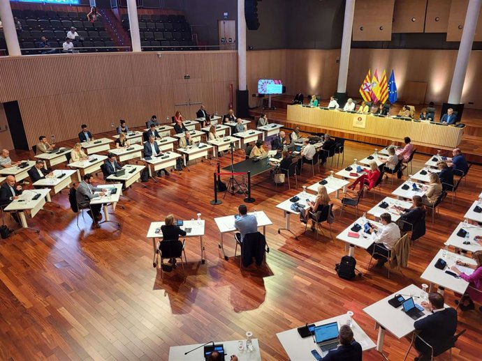 El pleno de la Diputación de Barcelona de este jueves 28 de septiembre.