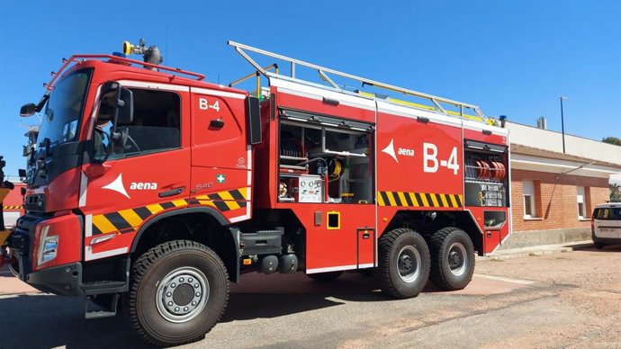 Uno de los dos nuevos camiones en el Aeropuerto de Córdoba.