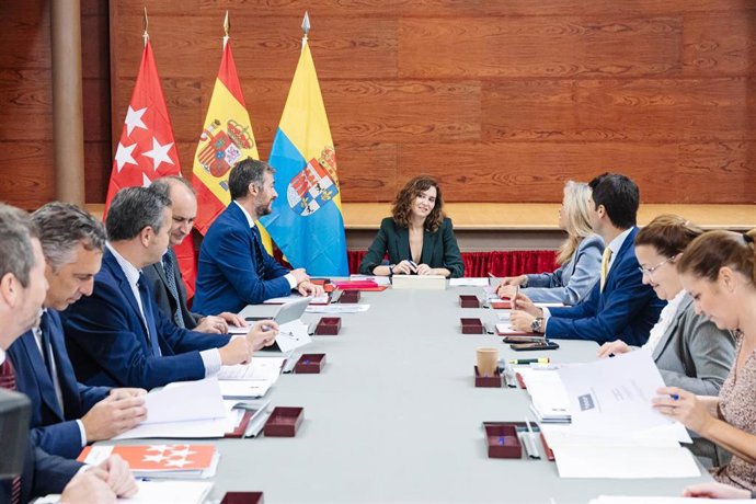 La presidenta de la Comunidad de Madrid, Isabel Díaz Ayuso, preside el Consejo de Gobierno de la Comunidad de Madrid, en el Ayuntamiento de Villamanta, a 27 de septiembre de 2023, en Villamanta, Madrid (España).