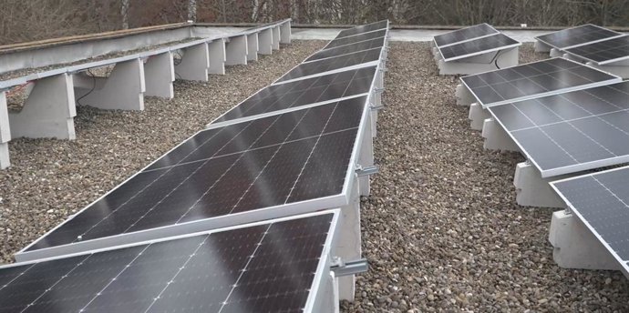 Paneles fotovoltaicos instalados en Pamplona