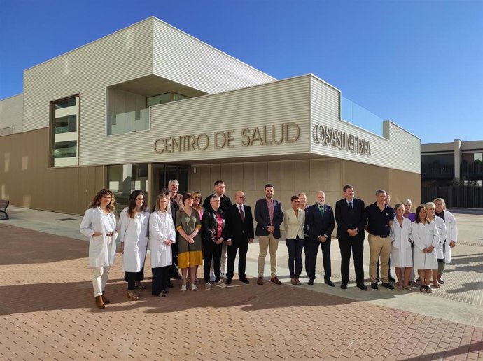 La presidenta del Gobierno de Navarra, María Chivite, visita el nuevo centro de salud de Ardoi, en Zizur Mayor.