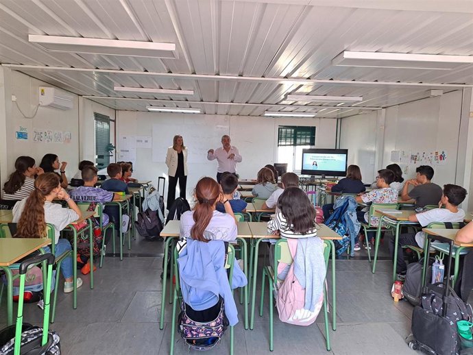 Caja Rural de Aragón promueve la educación financiera en Colegios e Institutos
