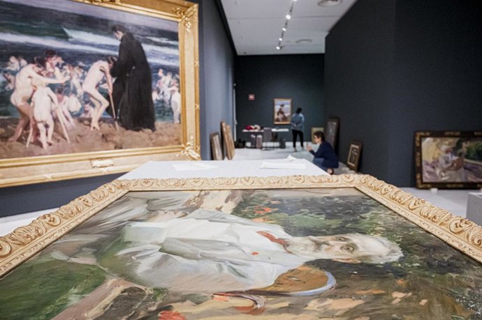 Montaje de la exposición Sorolla en la Fundación Bancaja