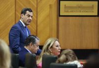 Moreno pide al PSOE "serenidad" en su política tras los "episodios" del Ayuntamiento de Madrid y Óscar Puente en un AVE