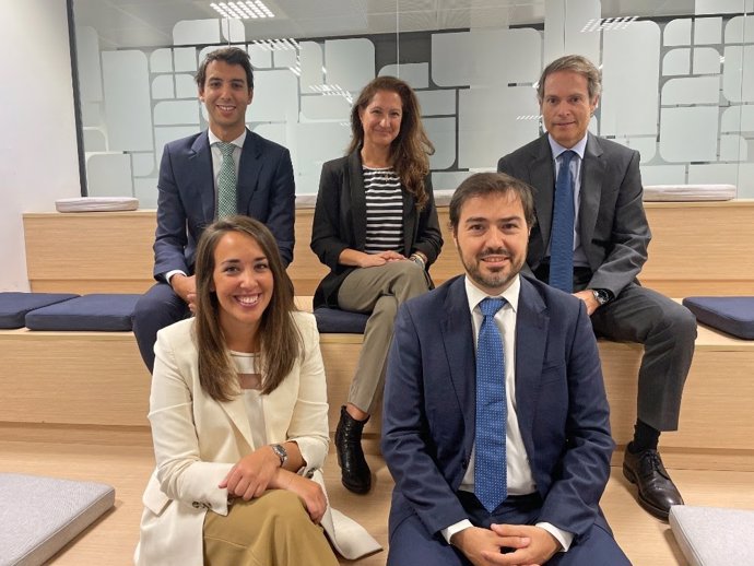 En la foto: fila de arriba de izquierda a derecha: Alberto Gárgoles, María Ruiz - Casaux, Carlos Mijangos; y en la fila de abajo Ester Hernández y Carlos Huerta.