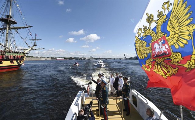 Archivo - Desfile naval con la presencia del presidente ruso, Vladimir Putin.
