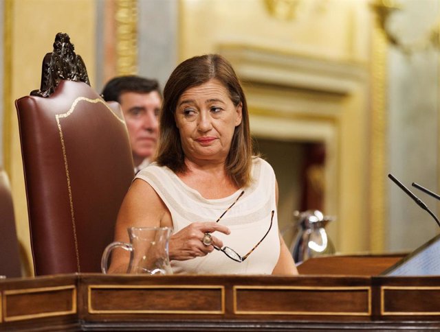 La presidenta del Congreso, Francina Armengol, en el Pleno 