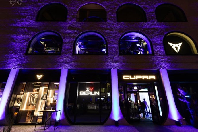 Cupra abre en Berlín un nuevo 'City Garage'
