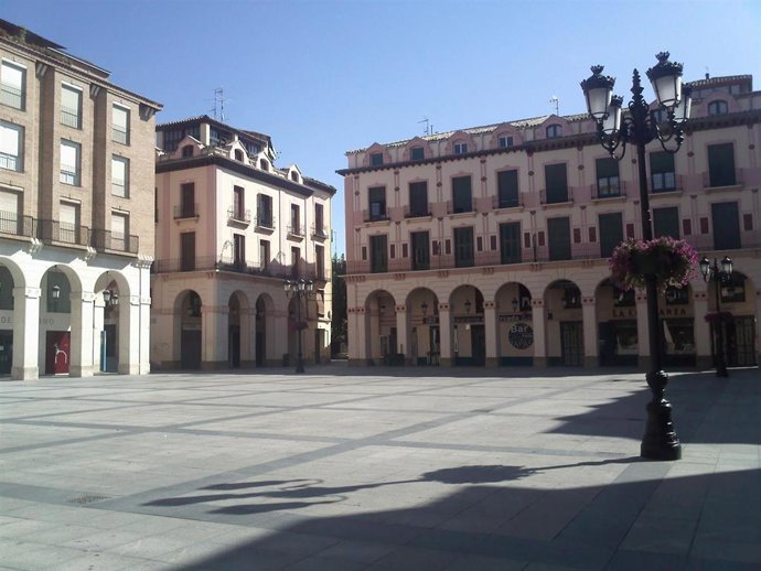 Archivo - Plaza Luis López Allué De Huesca