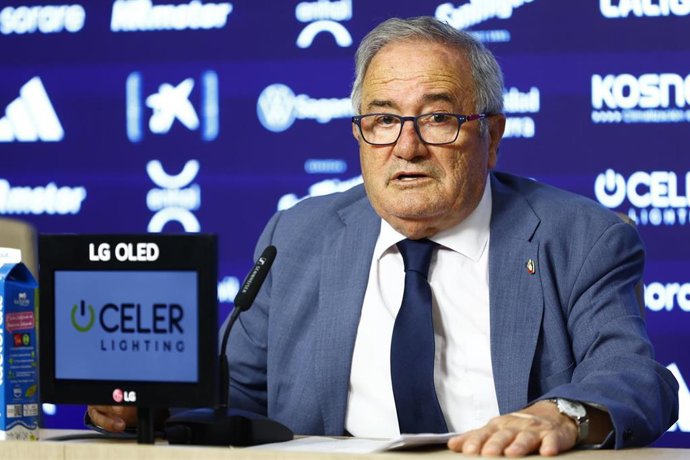 Archivo - El presidente del CA Osasuna, Luis Sabalza, en una conferencia de prensa.