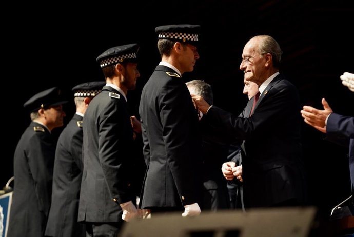 El alcalde, Francisco de la Torre, durante la celebración del acto.