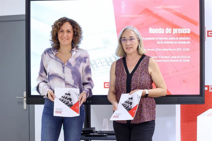 La secretaria general de CCOO de Andalucía, Nuria López, y la secretaria de Política Social y Migraciones del sindicato, Rosa Berges.