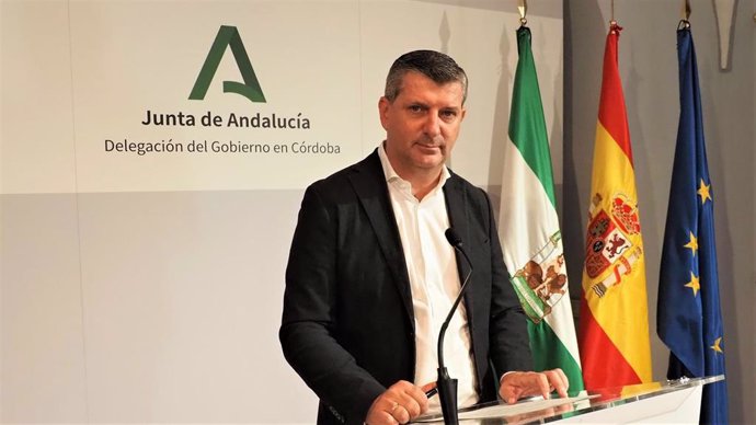 El delegado de Agricultura, Pesca, Agua y Desarrollo Rural, Francisco Acosta.