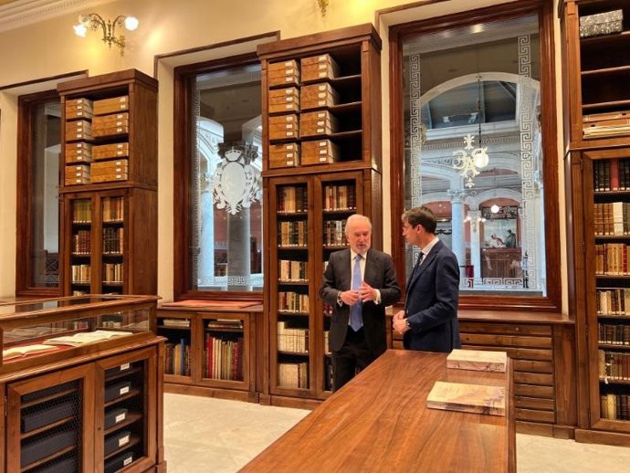 Gonzalo Capellán visita la Real Academia Española con el objetivo de reforzar la colaboración entre instituciones