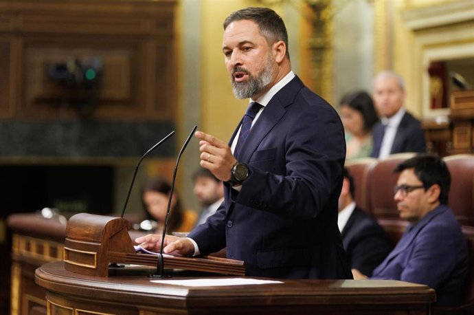 El líder de VOX, Santiago Abascal, durante la segunda votación de la investidura del líder del Partido Popular, en el Congreso de los Diputados, a 29 de septiembre de 2023, en Madrid (España). 