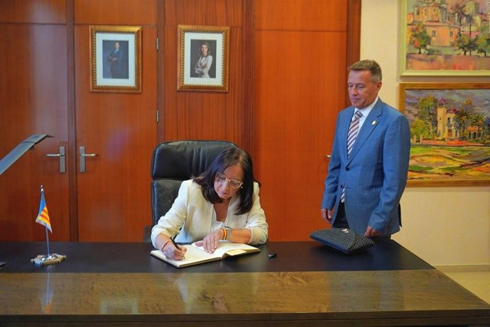 Llanos  Massó en la seua visita a Borriana