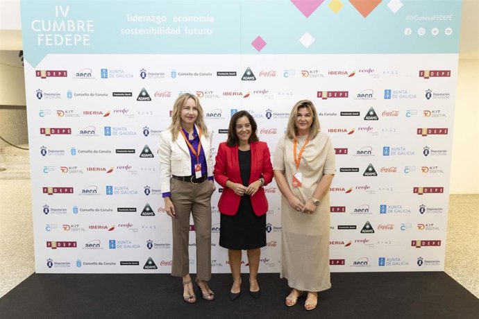 La alcaldesa de A Coruña, Inés Rey, en una jornada de empresarias