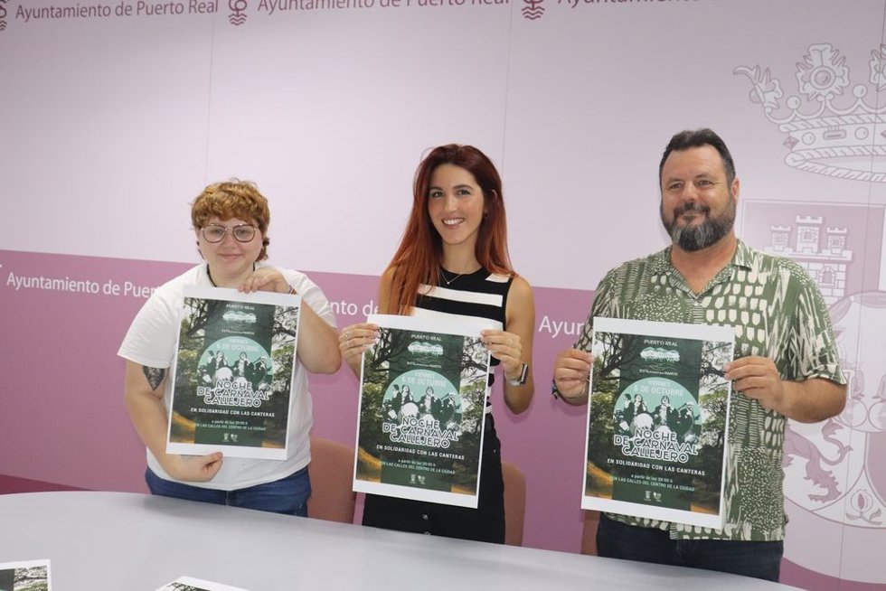 Las callejeras del carnaval de Cádiz celebran una noche solidaria en beneficio de las Canteras de Puerto Real