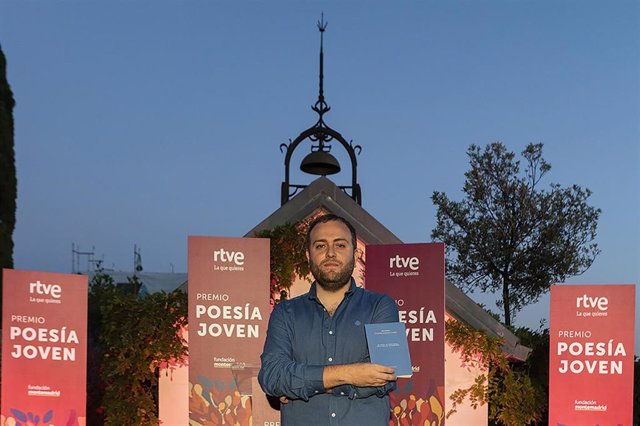 Félix Moyano, Premio de Poesía Joven de RNE y Fundación Montemadrid