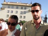 Sergio Rico y Alba Silva siguen retomando su vida social, esta vez en la Maestranza de Sevilla