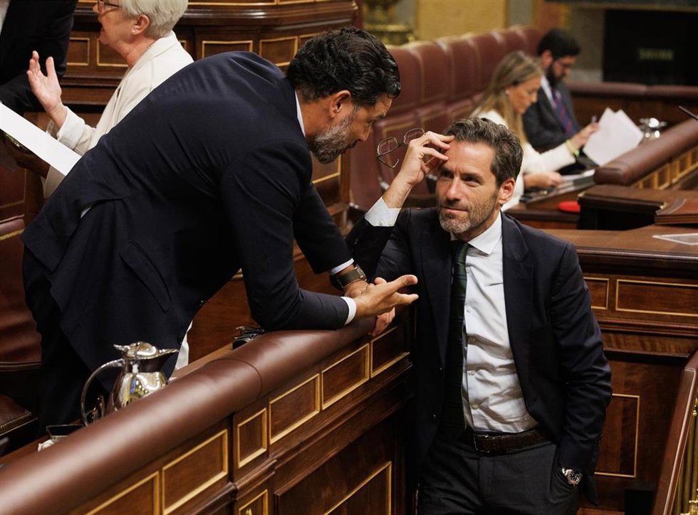 El diputado del PP Guillermo Mariscal (i) y el vicesecretario de Cultura y Sociedad Abierta del Partido Popular y diputado, Borja Sémper.