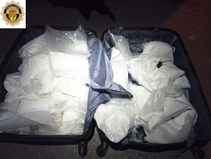 Intervienen 27,5 kg de metanfetamina de cristal en una maleta dentro de un vehículo en Nquera