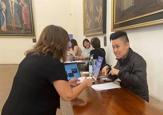 La Diputación de Granada impulsa la imagen de la provincia como destino de lujo para el turismo asiático.