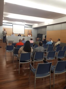 El teniente de alcalde de Movilidad, Toni Deudero, se reúne con el sector del taxi.