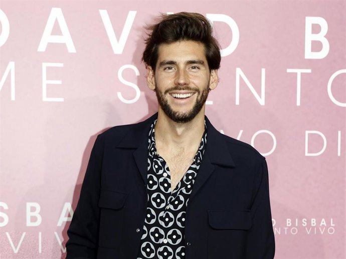 Álvaro Soler asiste a la presentación del nuevo disco de David Bisbal, "Me siento vivo", a 28 de septiembre de 2023, en Madrid (España).