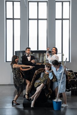 Historia Viva Málaga organiza una visita teatralizada al Museo Automovilístico y de la Moda de Málaga.