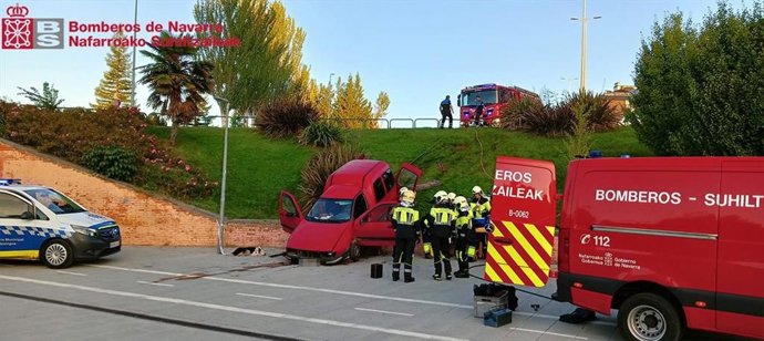 Accidente de tráfico en la avenida de Navarra en Pamplona.