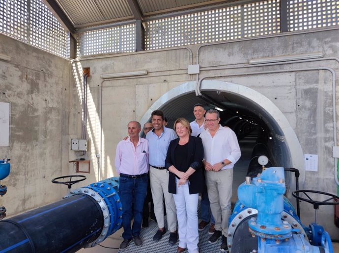 El 'president' de la Generalitat, Carlos Mazón, participa en Albatera (Alicante) en el acto inaugural de la balsa de riego de la Sociedad Agraria de Transformación (SAT) n3.569 Virgen del Rosario-Los Suizos