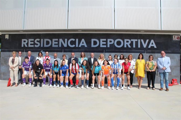 Uclm. Np La Uclm Será El Patrocinador Principal De Las Competiciones Regionales De Fútbol Femenino