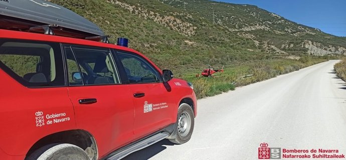 Efectivos de Bomberos han rescatado a dos personas que se habían quedado enriscadas en la Fuente de Liscar, en el término de Liédena.