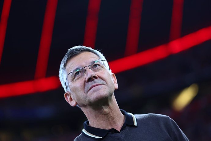 Archivo - FILED - 16 October 2022, Bavaria, Munich: Bayern Munich president Herbert Hainer is pictured prior to the start of the German Bundesliga soccer match between Bayern Munich and SC Freiburg at Allianz Arena. Photo: Tom Weller/dpa