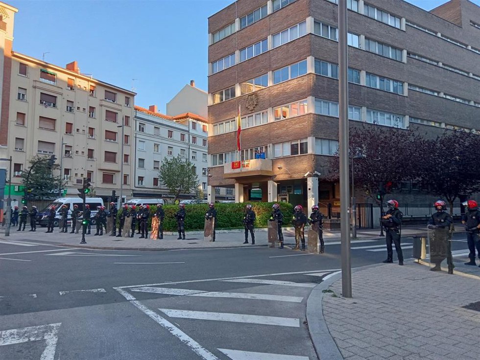 Detenidos Galder Barbado y Aitor Zelaia tras aparecer en Vitoria antes de una protesta contra su encarcelamiento