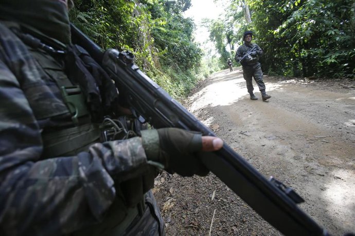 Archivo - Guerrilleros en el Valle de los Ríos Apurímac, Ene y Mantaro (VRAEM), Perú. Imagen de archivo.
